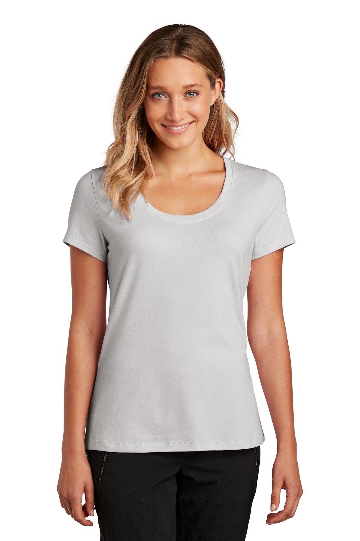 District ® Women&#39;s Flex Scoop Neck Tee DT7501